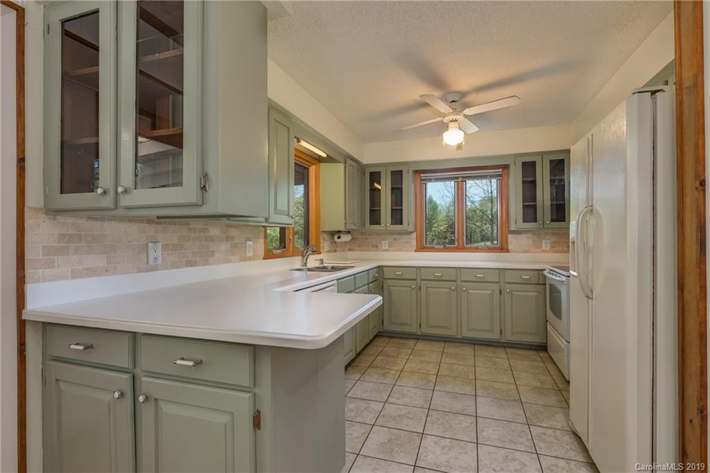 3171 Hunting Country Road Tryon, NC 28782 - Photo 11 of 36 Gallery Image 11