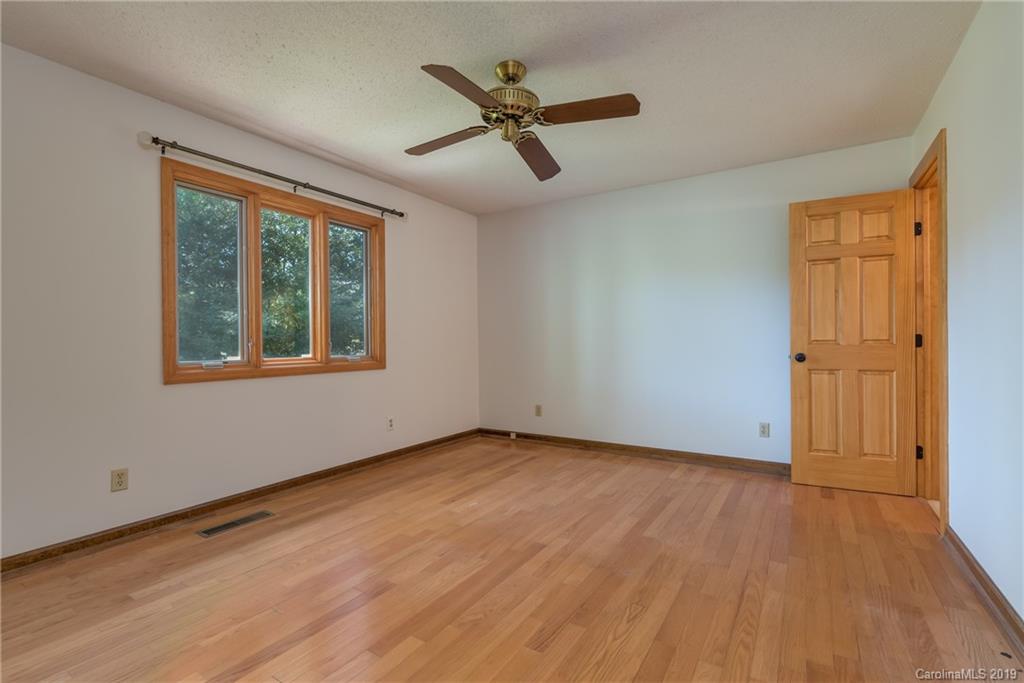 3171 Hunting Country Road Tryon, NC 28782 - Photo 14 of 36 Gallery Image 14