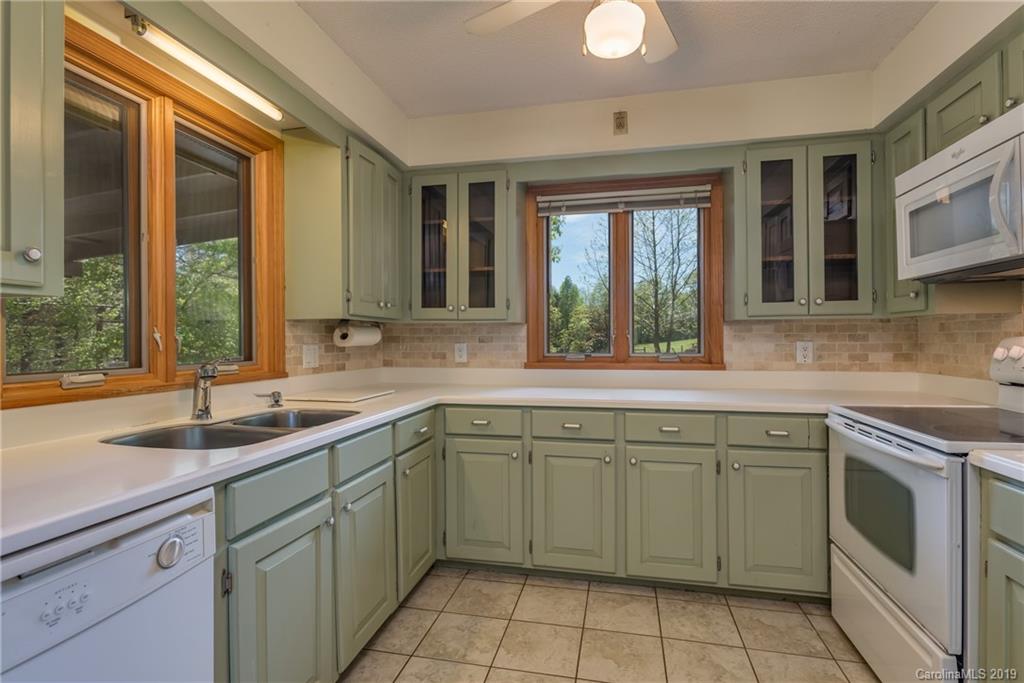 3171 Hunting Country Road Tryon, NC 28782 - Photo 9 of 36 Gallery Image 9