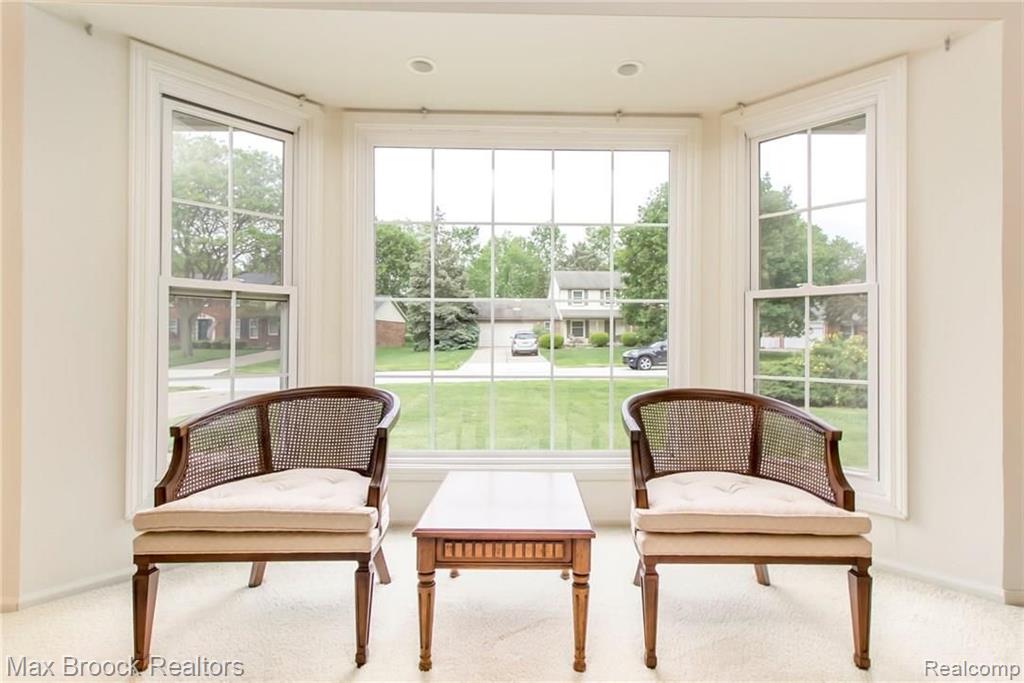 35772 Congress Road Farmington Hills, MI 48335 - Photo 6 of 25