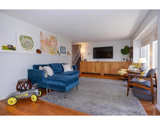 216 Irondequoit Road Franklin, MA 02038 - Photo 4 of 27 Gallery Image 4