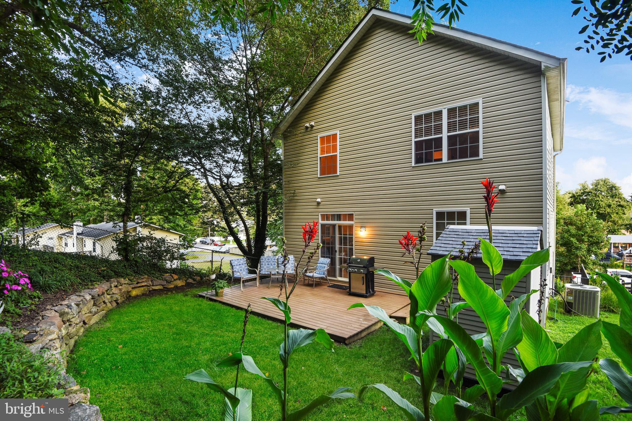 856 Bayview Drive Edgewater, MD 21037 - Photo 2 of 28