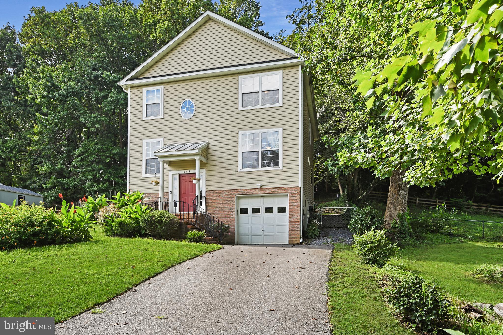 856 Bayview Drive Edgewater, MD 21037 - Photo 3 of 28