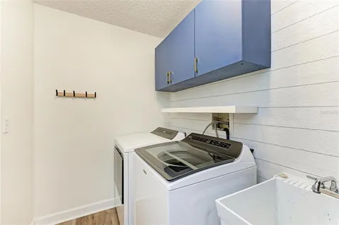 $510,000 | 2403 Icecapade Drive, Sarasota, FL 34240