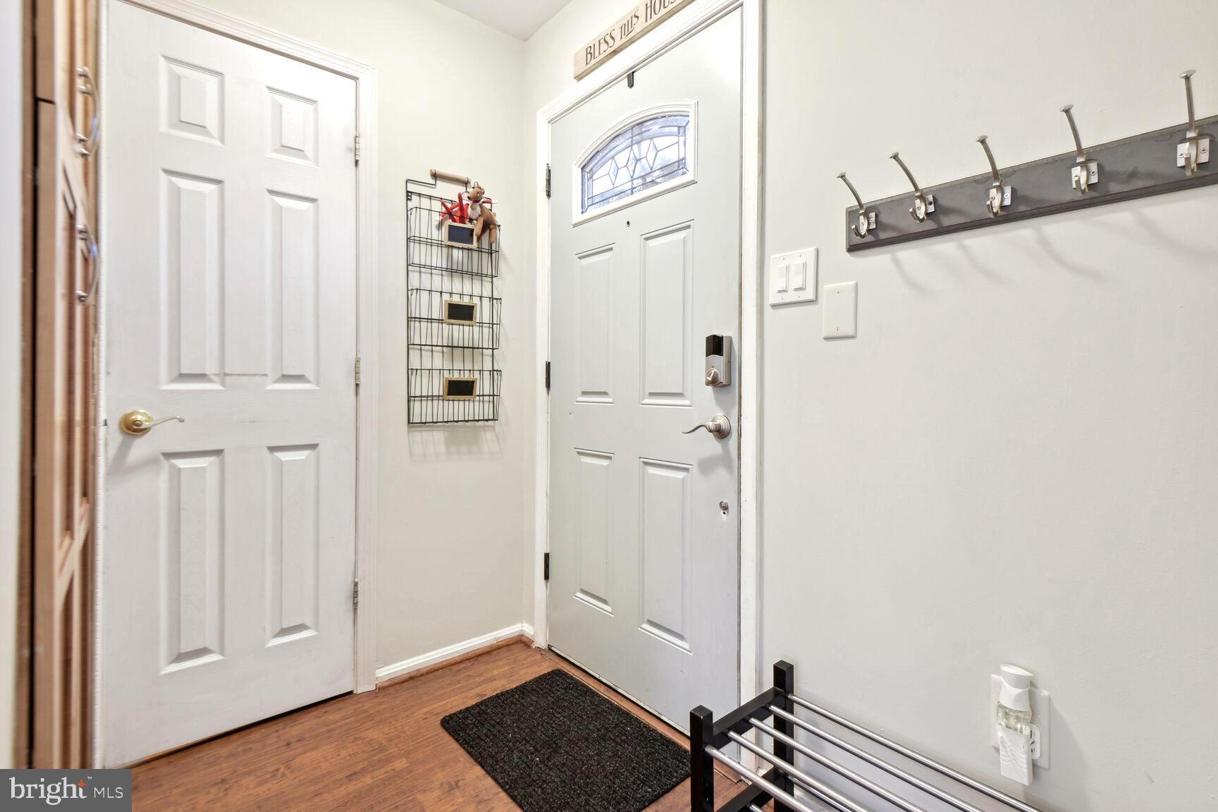 5940 Heritage Square Drive Burke, VA 22015 - Photo 3 of 27