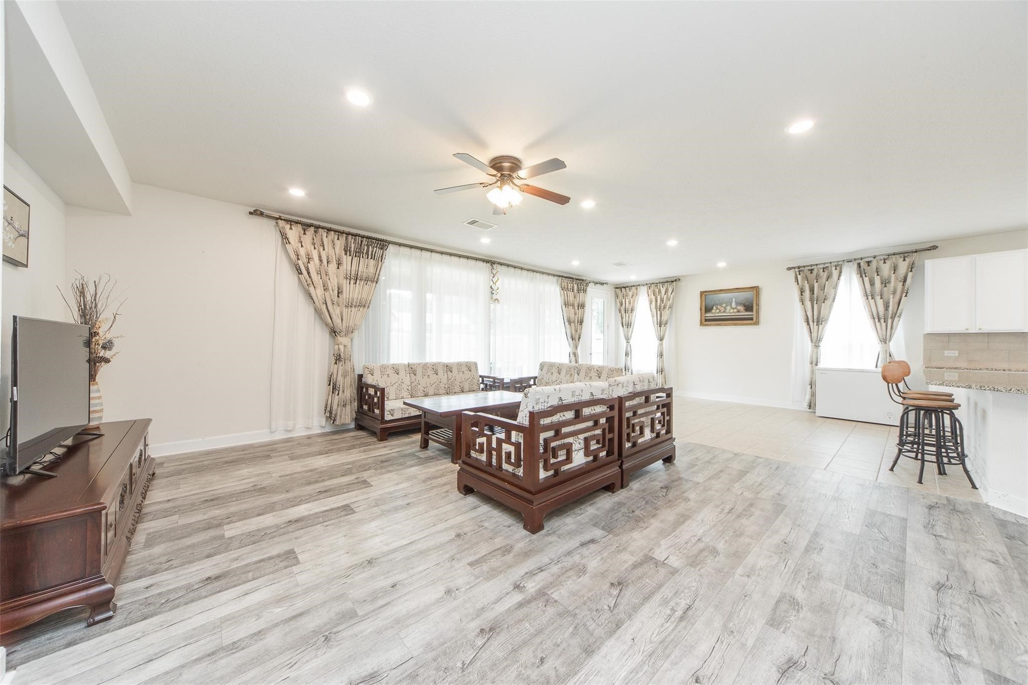 15406 Easton Gate Lane Houston, TX 77044 - Photo 5 of 41