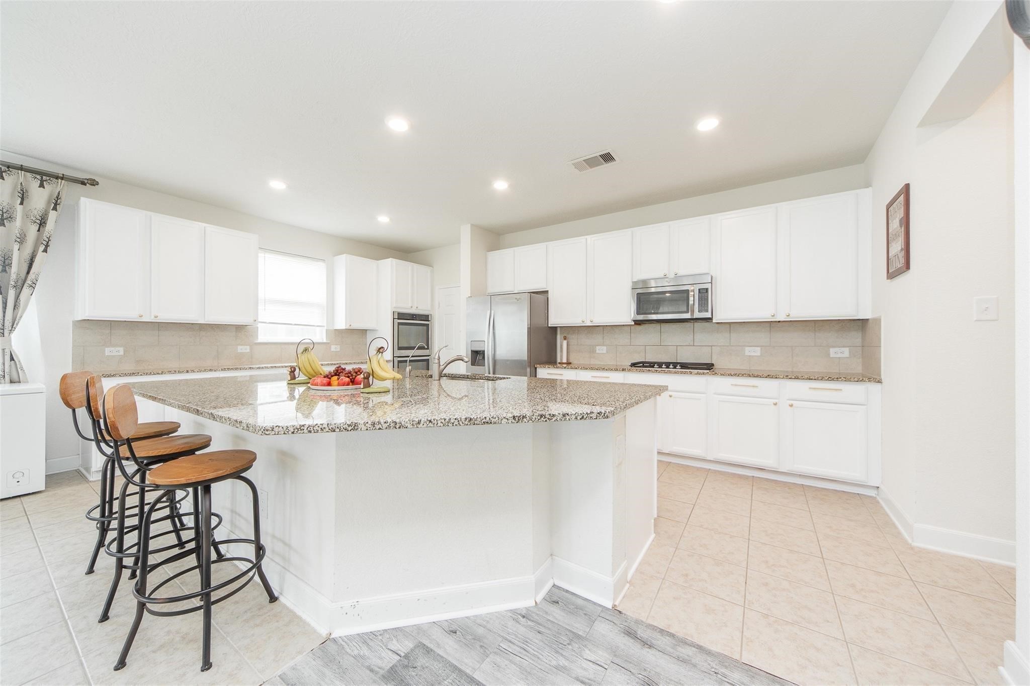 15406 Easton Gate Lane Houston, TX 77044 - Photo 8 of 41