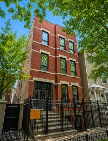 $815,000 | 1445 North Mohawk Street, Unit 2, Chicago, IL 60610