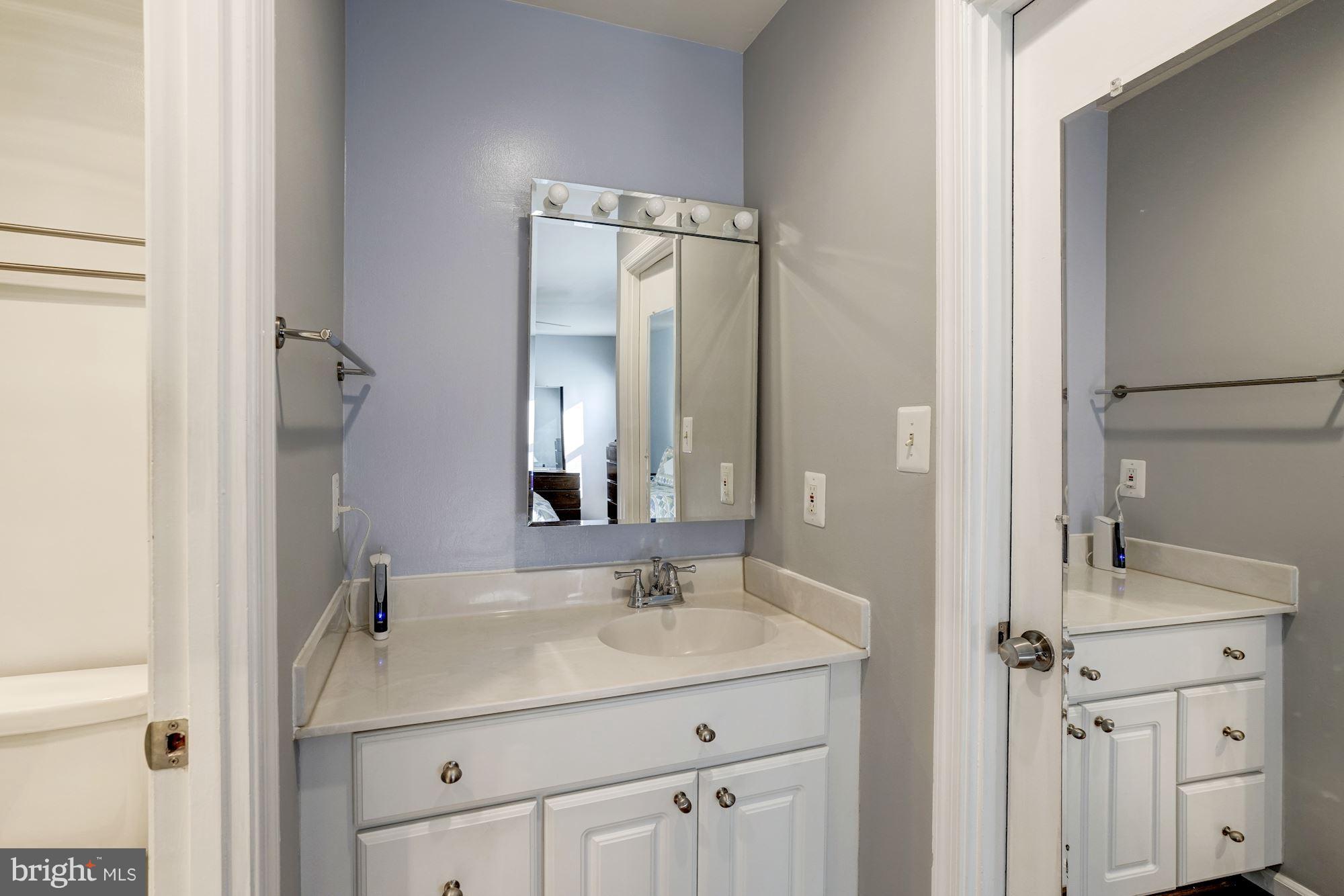 9317 Winbourne Road Burke, VA 22015 - Photo 19 of 28 Bath (Master)