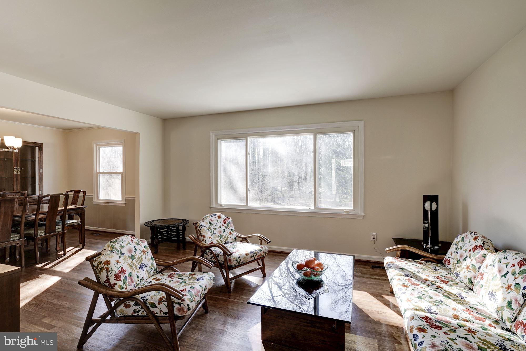 9317 Winbourne Road Burke, VA 22015 - Photo 4 of 28 Living Room