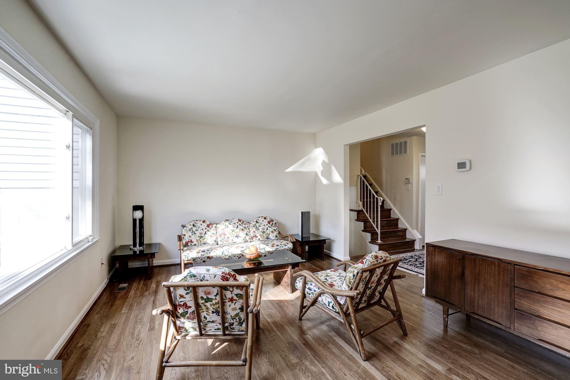 9317 Winbourne Road Burke, VA 22015 - Photo 5 of 28 Living Room