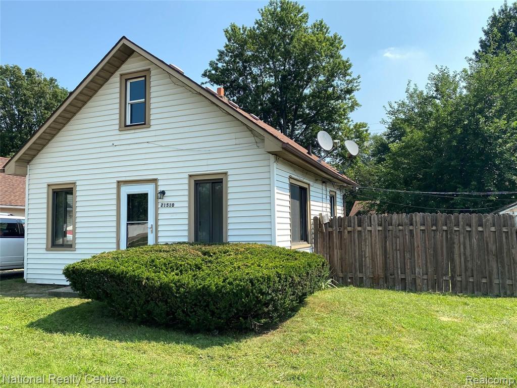 21510 Middlebelt Road Farmington Hills, MI 48336 - Photo 2 of 16