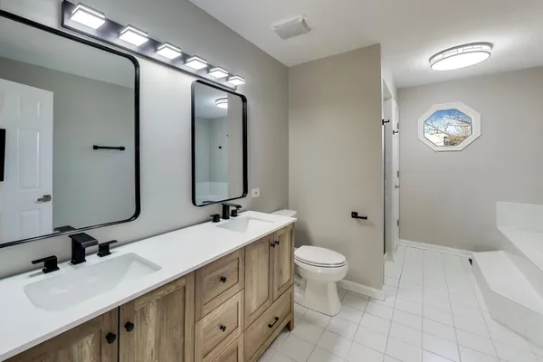 $525,000 | 1450 Shaman Drive, Bolingbrook, IL 60490