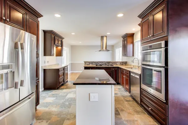 $525,000 | 1450 Shaman Drive, Bolingbrook, IL 60490