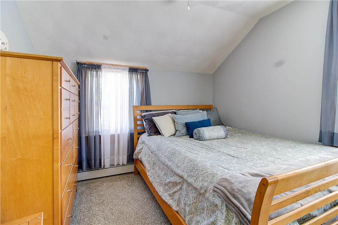 52 Uncas Street Warwick, RI 02889 - Photo 17 of 27