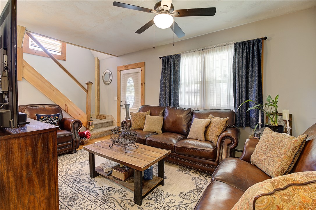 52 Uncas Street Warwick, RI 02889 - Photo 7 of 27