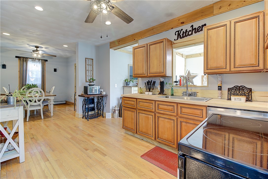 52 Uncas Street Warwick, RI 02889 - Photo 8 of 27