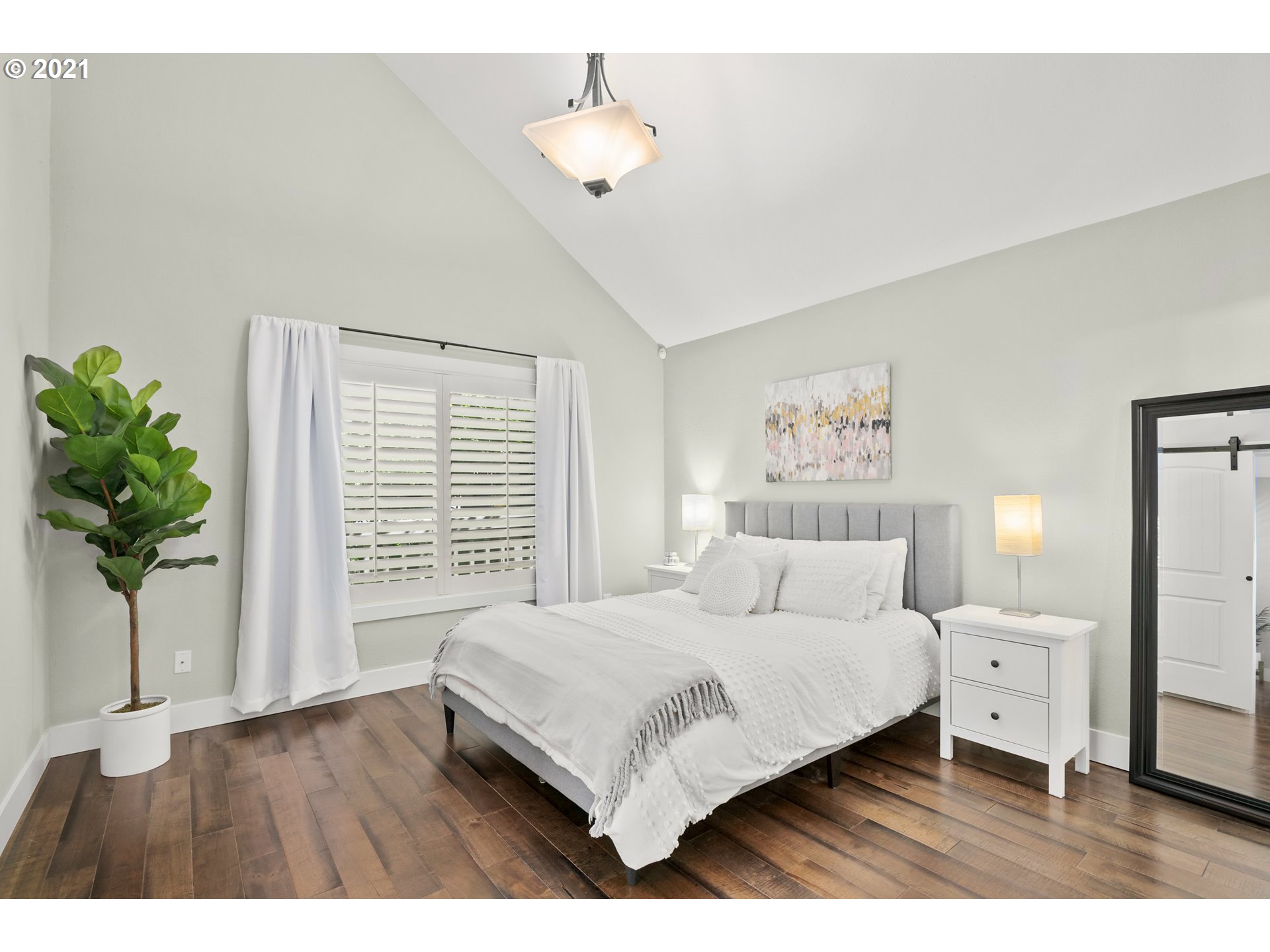 7728 Southwest Barnes Road, Unit D Portland, OR 97225 - Photo 11 of 16 Gallery Image 11