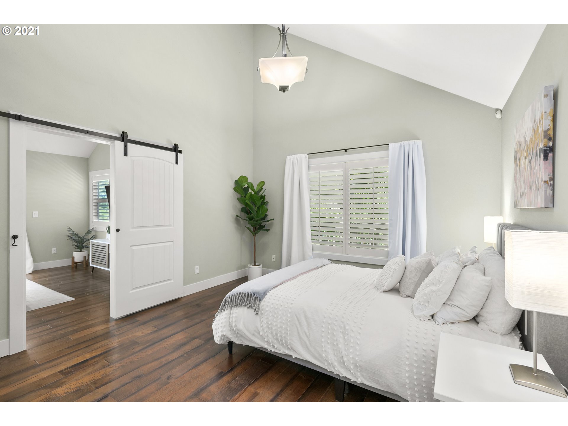 7728 Southwest Barnes Road, Unit D Portland, OR 97225 - Photo 12 of 16 Gallery Image 12