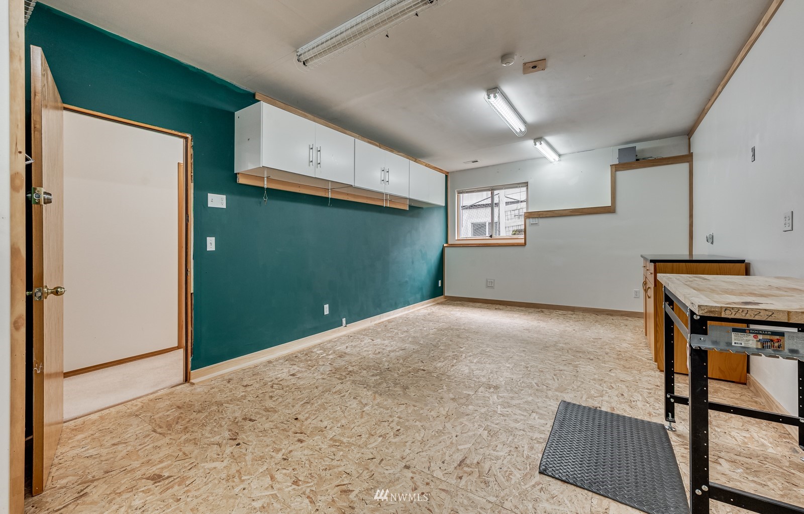 5531 East Wishon Road Snohomish, WA 98290 - Photo 32 of 36 a view of a room with furniture and a window
