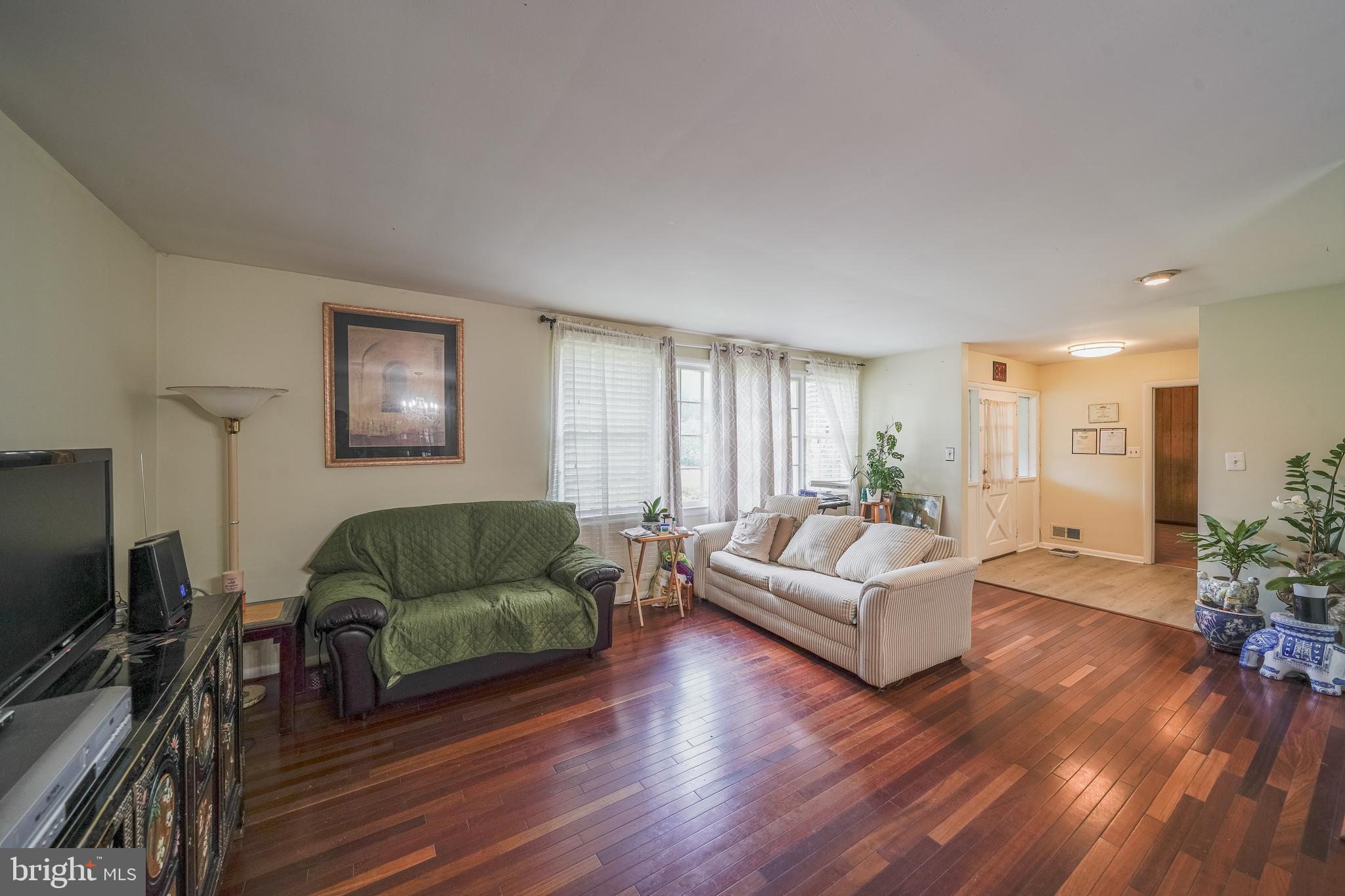 9425 Curran Road Silver Spring, MD 20901 - Photo 4 of 29 Gallery Image 4