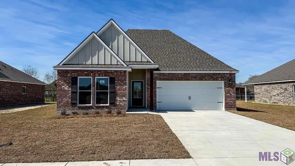 $284,900 | 6951 Brook Hollow Drive, Zachary, LA 70791