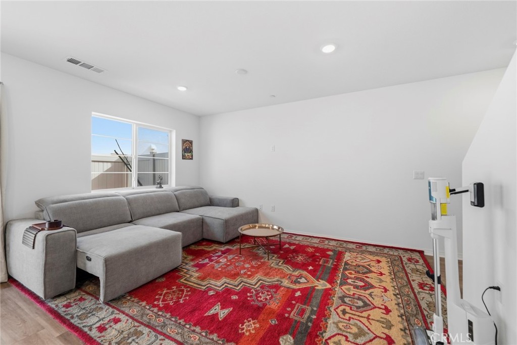 7102 Olive Grv Street Riverside, CA 92507 - Photo 10 of 45