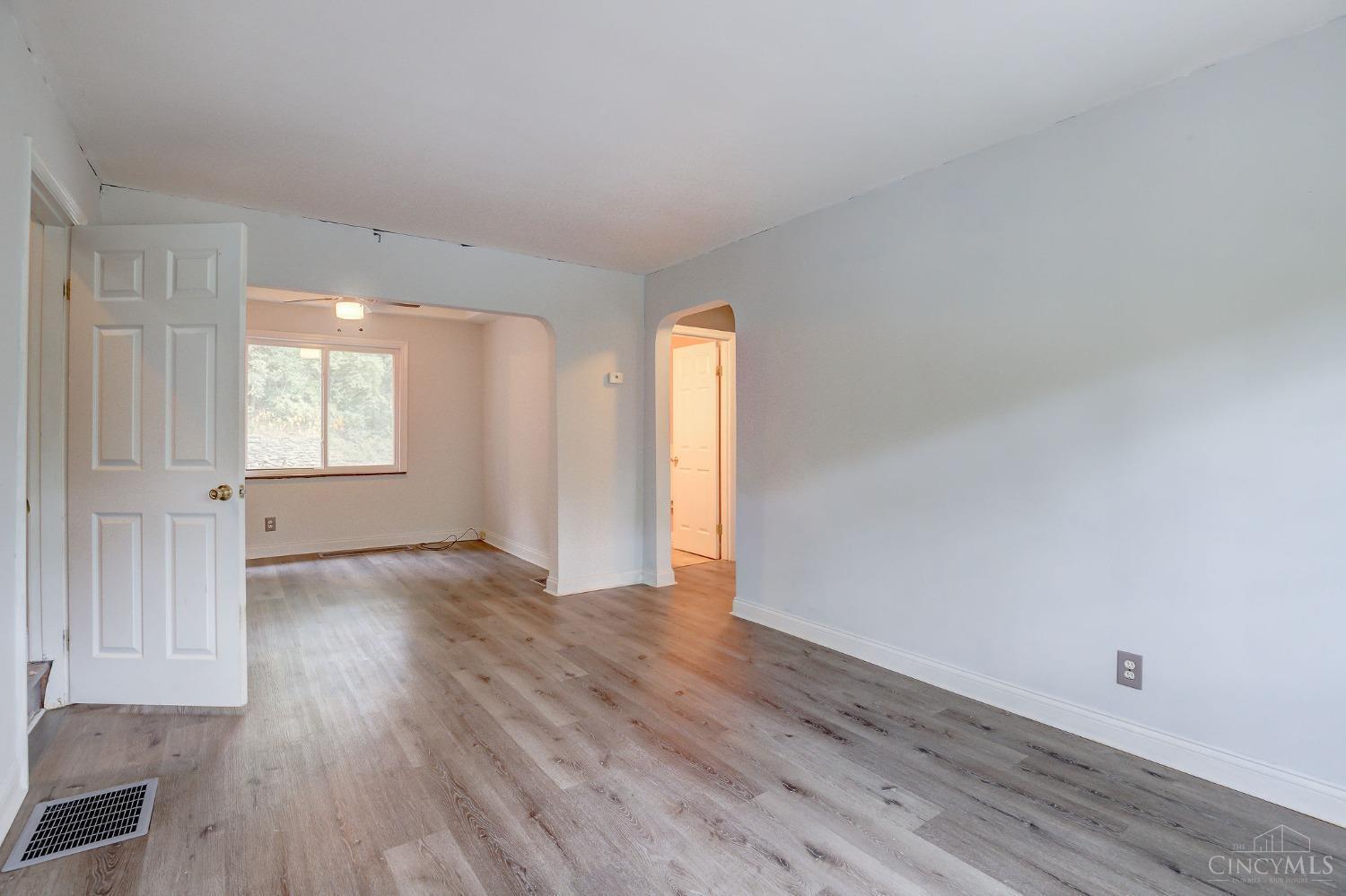 5400 Rapid Run Road Cincinnati, OH 45238 - Photo 5 of 50