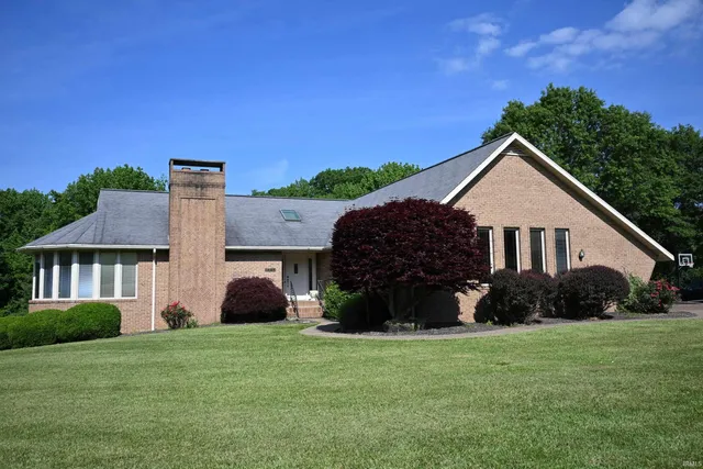 $389,000 | 1029 South University Drive, Jasper, IN 47546