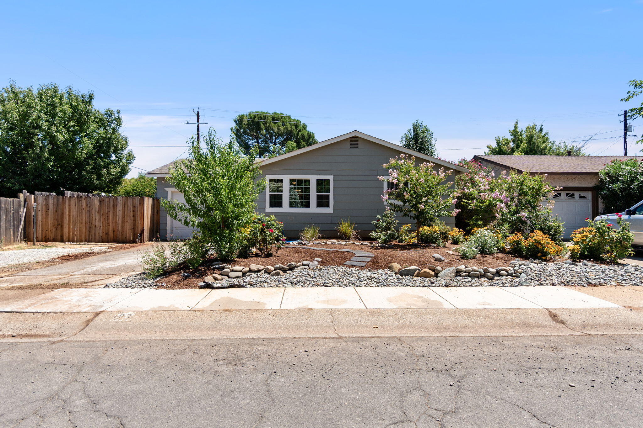 3923 Meteor Street Redding, CA 96002 - Photo 3 of 31 3923 Meteor Dr