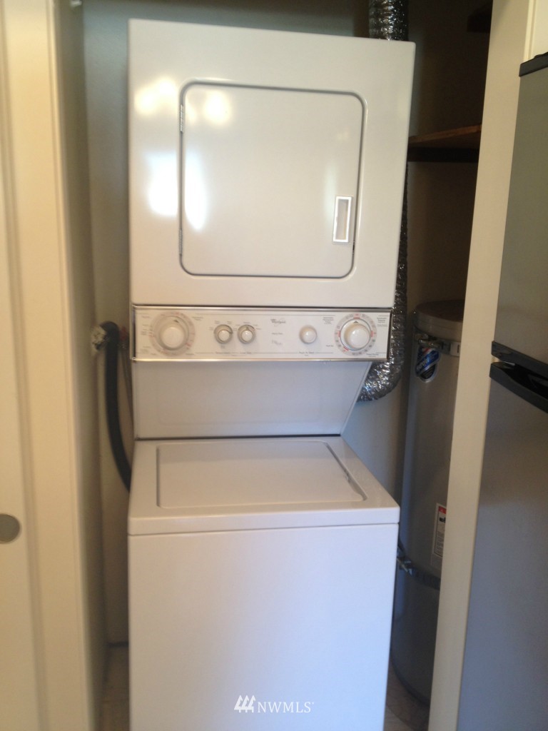 8516 196th Street Southwest, Unit 312 Edmonds, WA 98026 - Photo 6 of 21 Gallery Image 6