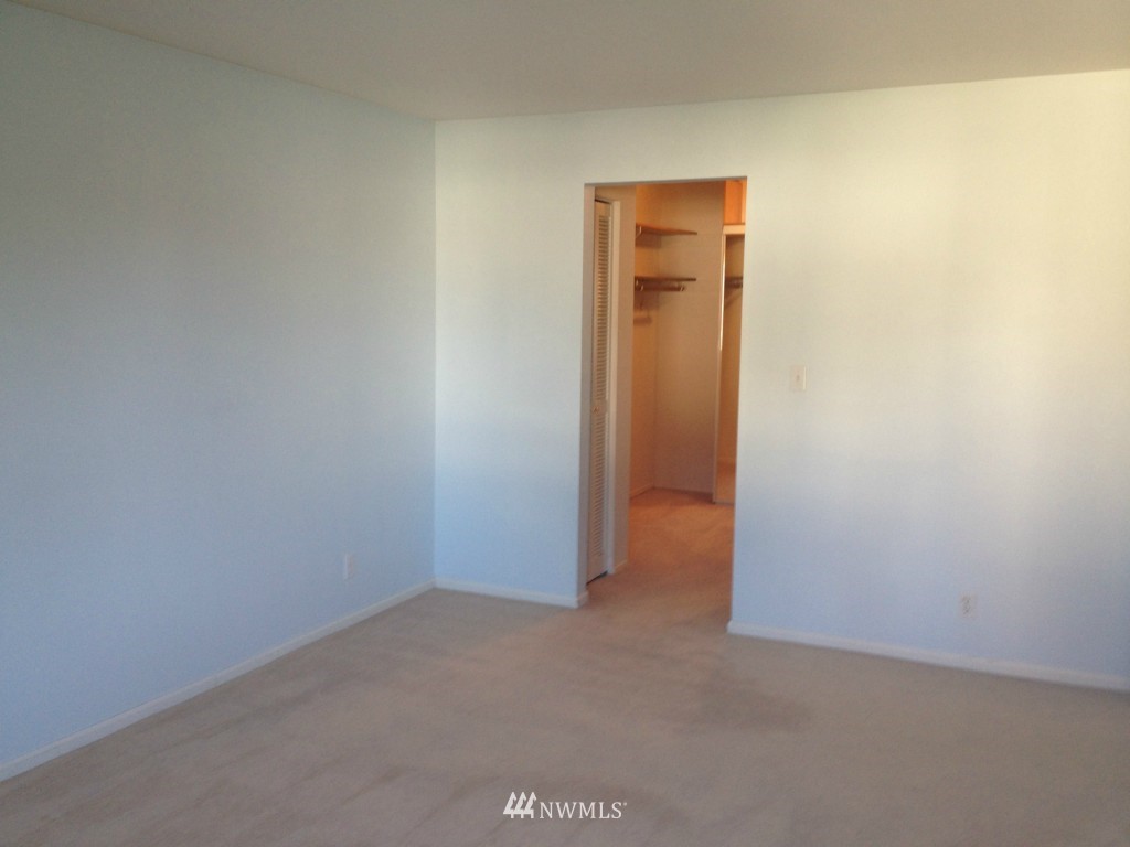 8516 196th Street Southwest, Unit 312 Edmonds, WA 98026 - Photo 8 of 21 Gallery Image 8