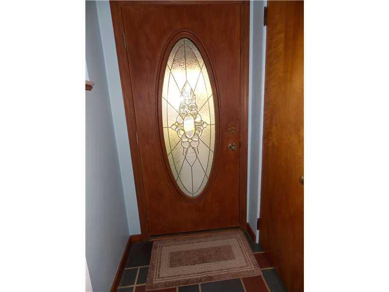 3628 Wayne Road Munhall, PA 15120 - Photo 2 of 25 Entry/Foyer.
