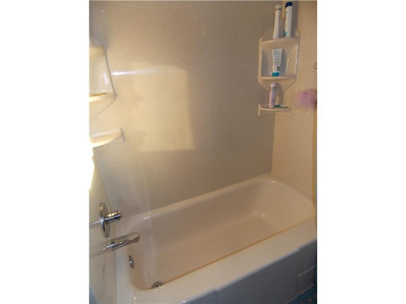 3628 Wayne Road Munhall, PA 15120 - Photo 20 of 25 Full Bath.