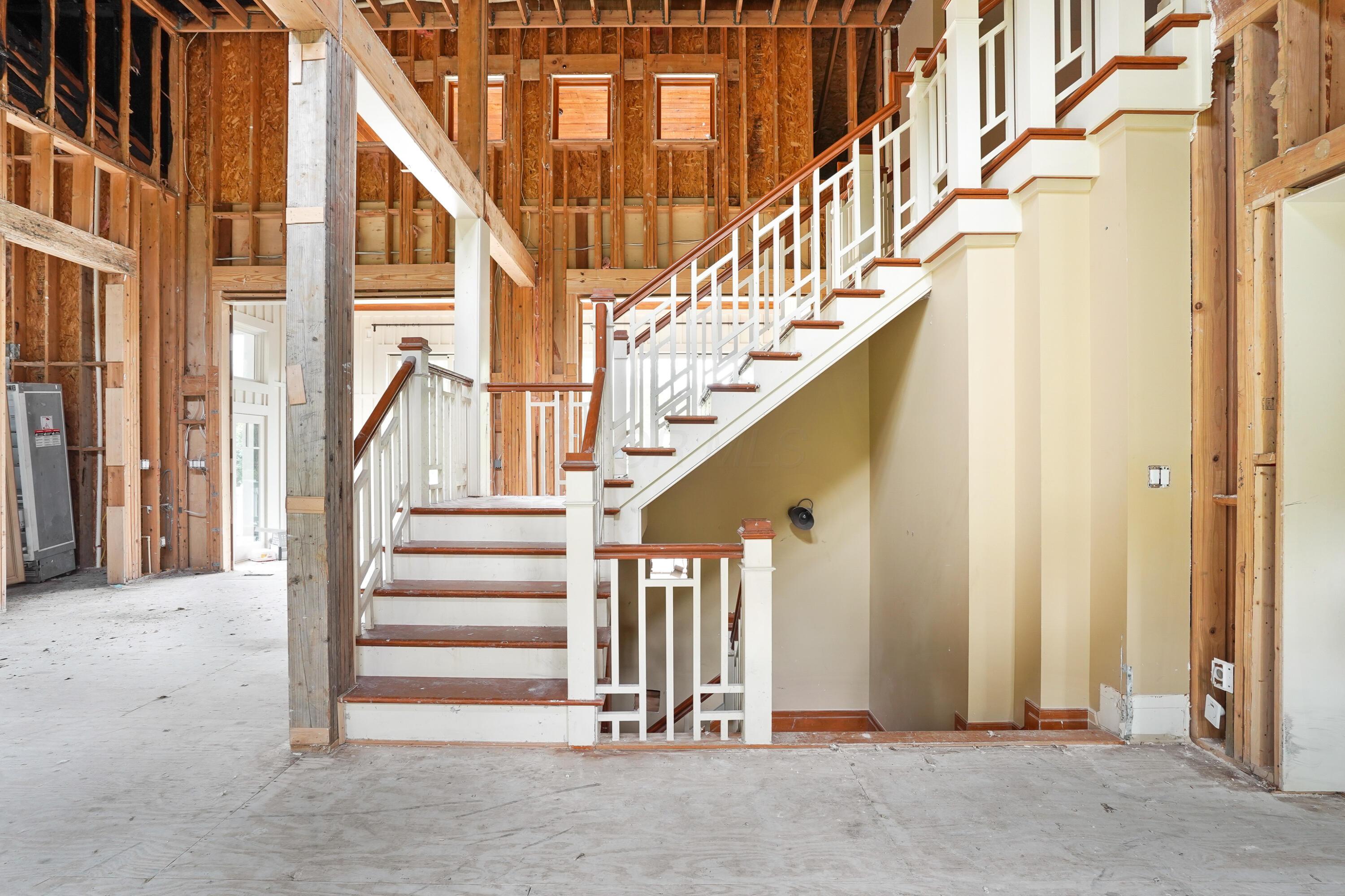 8108 Harriott Road Dublin, OH 43017 - Photo 47 of 71 Stairs to upper level/lower level