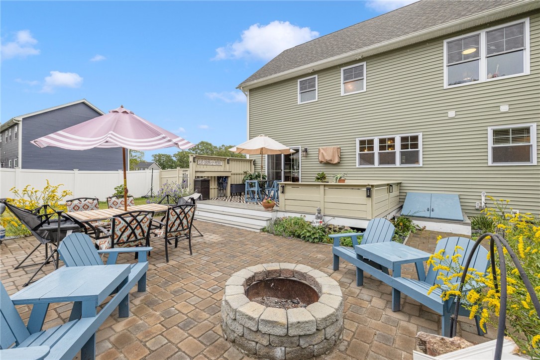 93 Harbor Ridge Lane Tiverton, RI 02878 - Photo 9 of 44 Gallery Image 9