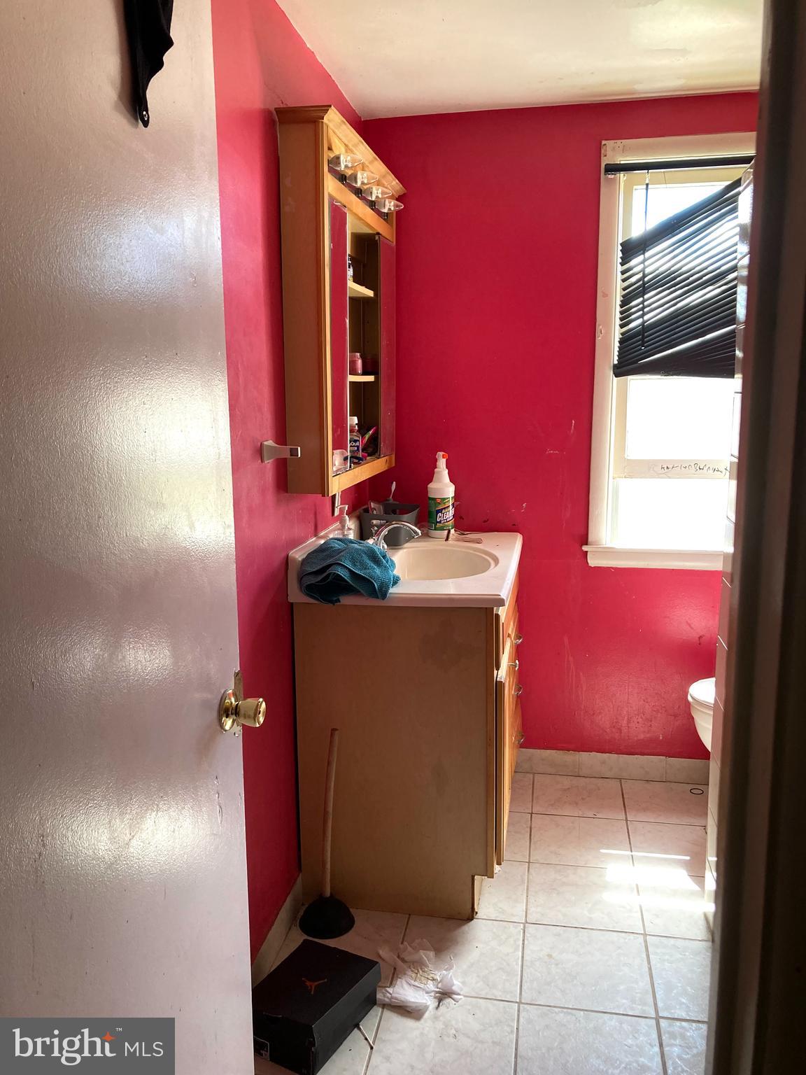 4209 Crest Heights Road Baltimore, MD 21215 - Photo 18 of 43 Upstairs Bathroom