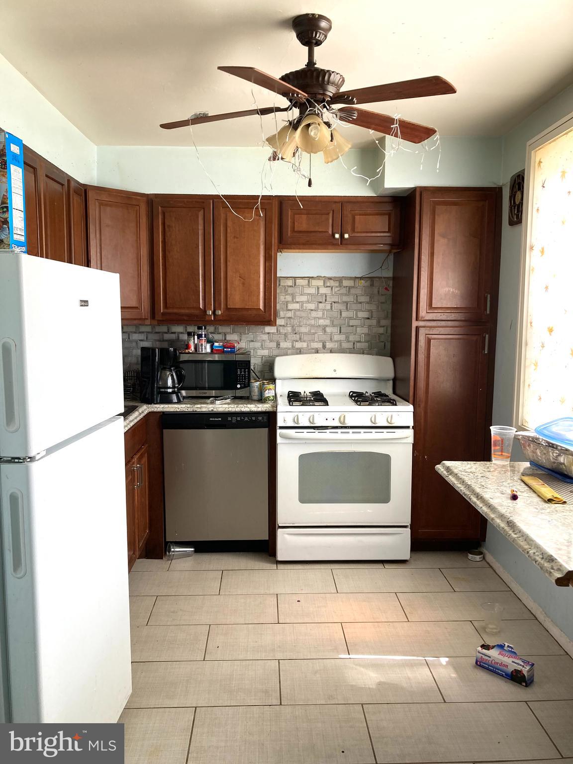 4209 Crest Heights Road Baltimore, MD 21215 - Photo 3 of 43 Kitchen