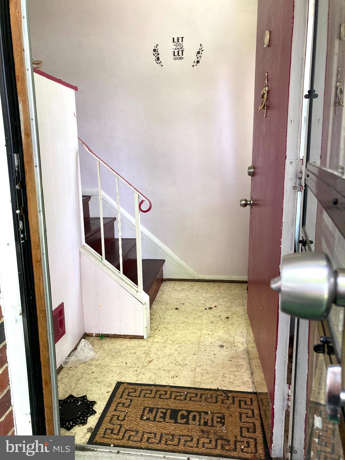 4209 Crest Heights Road Baltimore, MD 21215 - Photo 8 of 43 Front Entrance