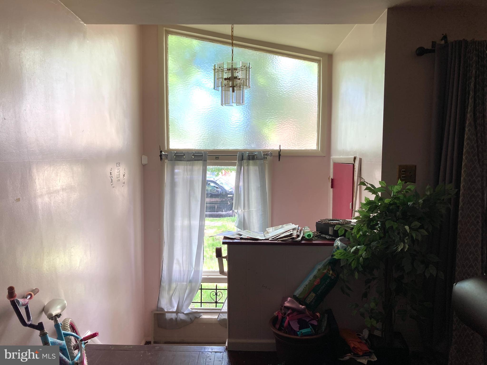 4209 Crest Heights Road Baltimore, MD 21215 - Photo 9 of 43 Front Entrance