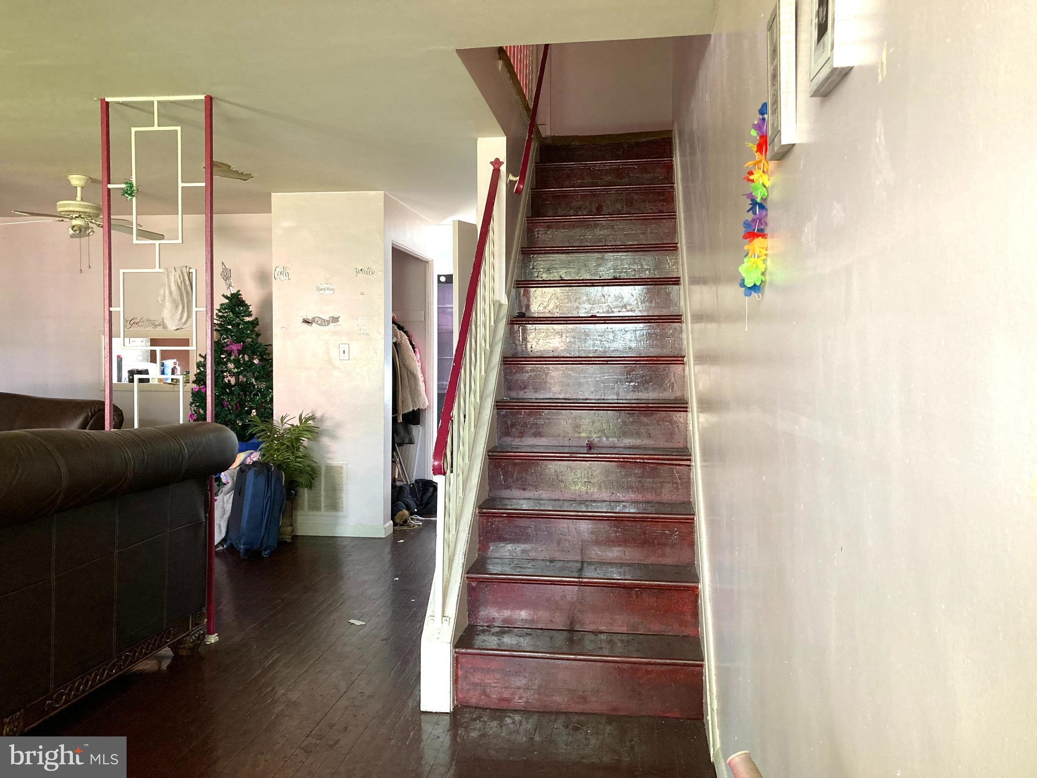 4209 Crest Heights Road Baltimore, MD 21215 - Photo 10 of 43 View of upstairs