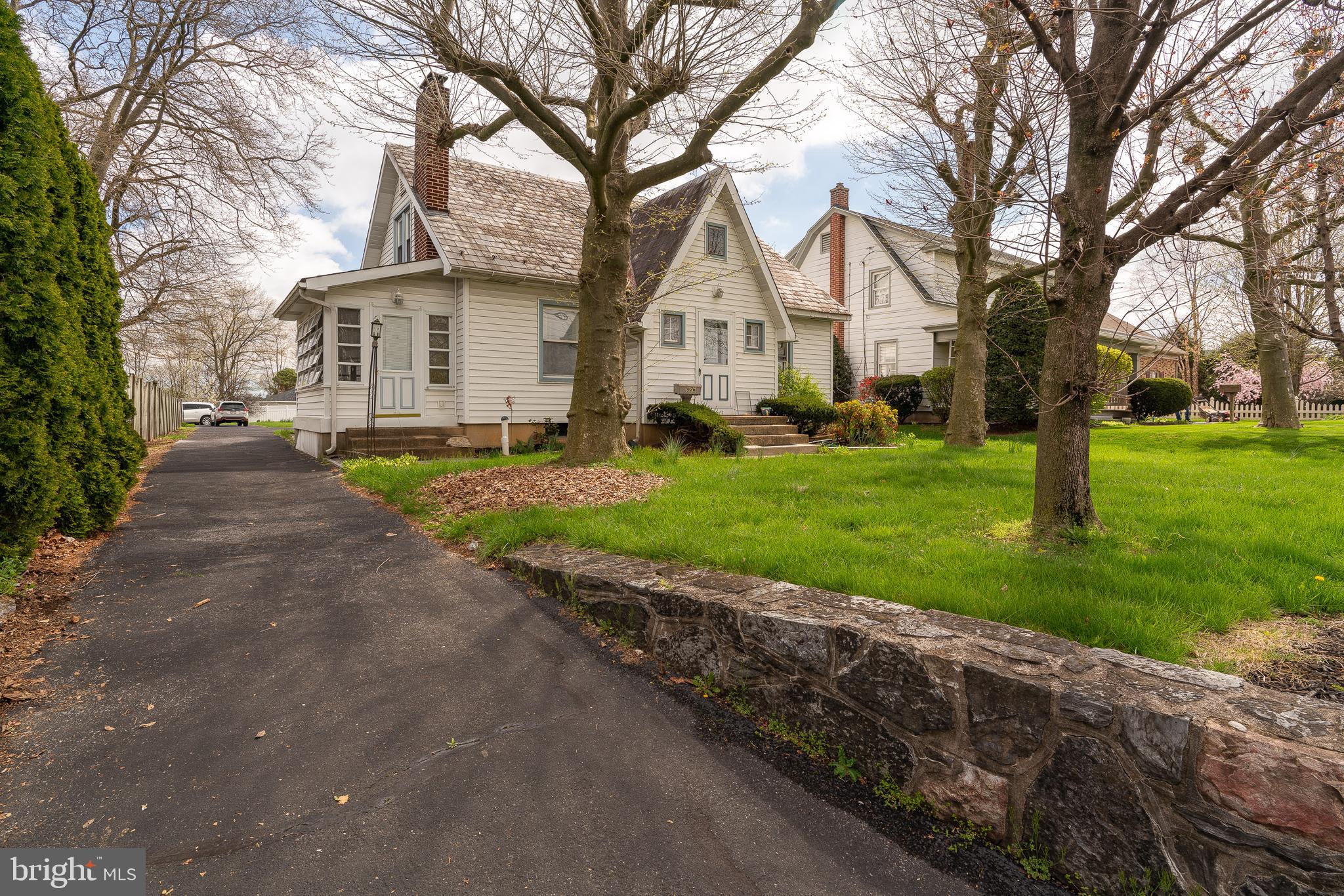 976 Quentin Road Lebanon, PA 17042 - Photo 2 of 31 Gallery Image 2