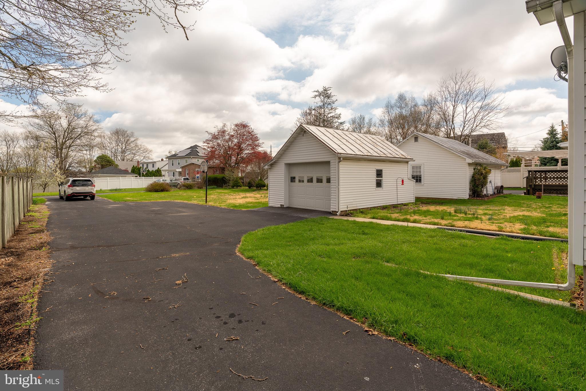 976 Quentin Road Lebanon, PA 17042 - Photo 3 of 31 Gallery Image 3