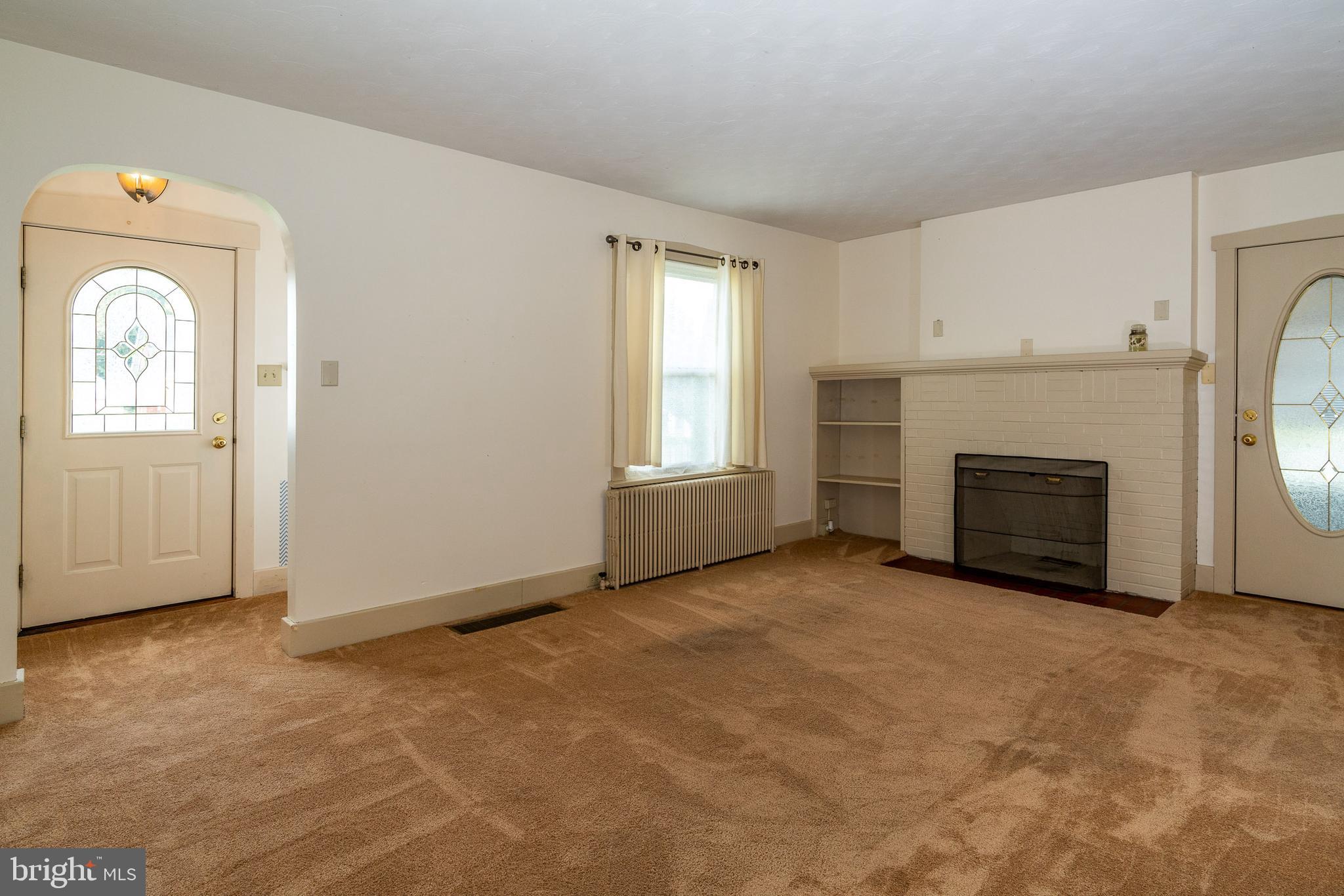 976 Quentin Road Lebanon, PA 17042 - Photo 4 of 31 Gallery Image 4