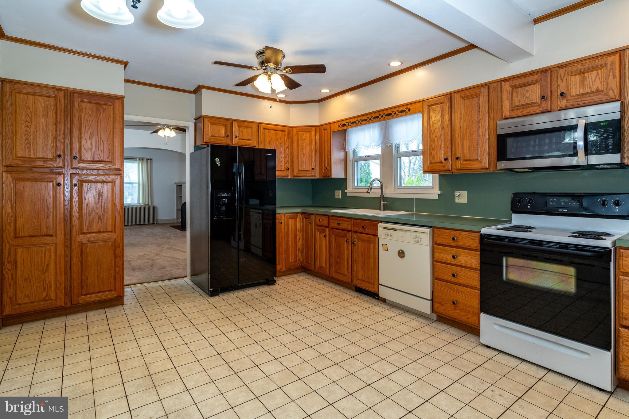 976 Quentin Road Lebanon, PA 17042 - Photo 10 of 31 Gallery Image 10