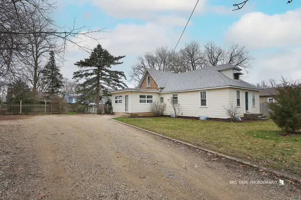 $250,000 | 35694 North Laurel Avenue, Ingleside, IL 60041