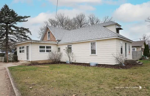 $250,000 | 35694 North Laurel Avenue, Ingleside, IL 60041