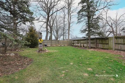 $250,000 | 35694 North Laurel Avenue, Ingleside, IL 60041