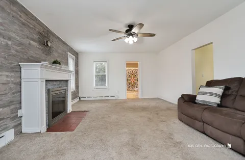 $250,000 | 35694 North Laurel Avenue, Ingleside, IL 60041