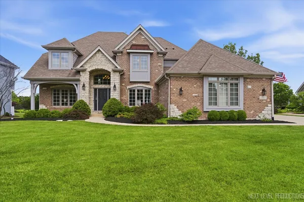 $949,900 | 2460 Bird Lane, Batavia, IL 60510